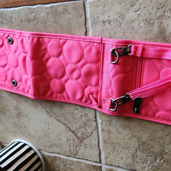 Thirty-One Vibrant Pink Quilted Crossbody Bag - Picture 11 of 12